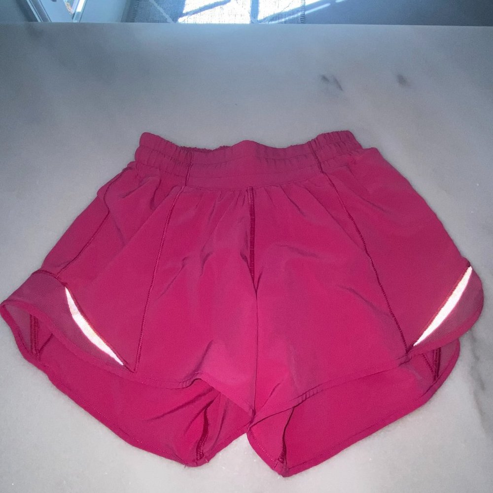 Sonic pinks Lululemon hotty hot shorts size 0